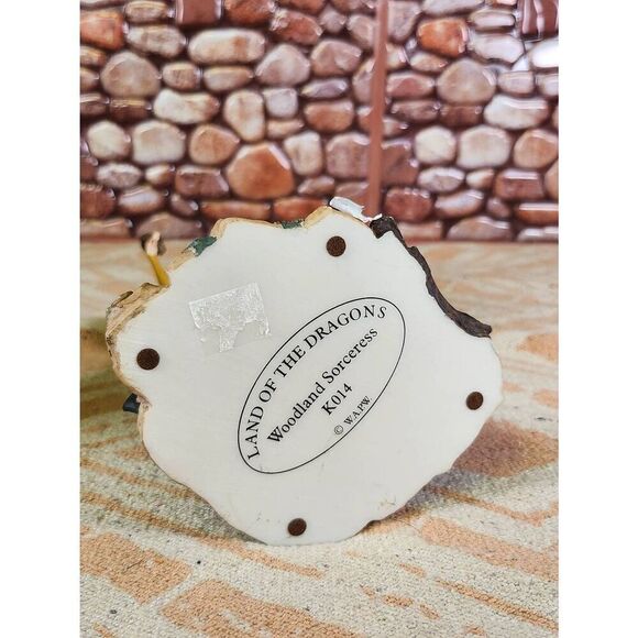 Land of the Dragons-Woodland Sorceress K014-collectible figurine - Picture 7 of 9